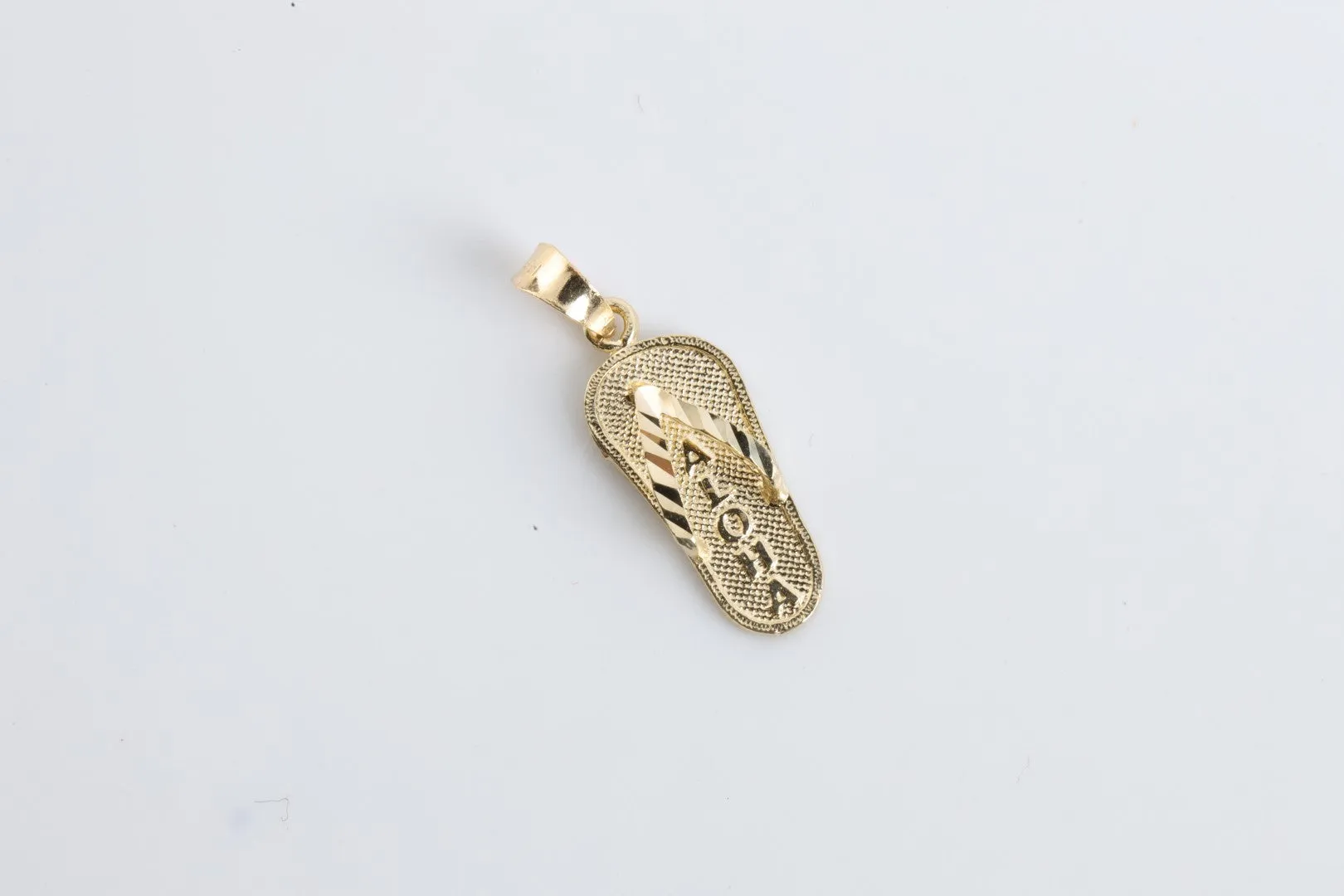 14k Yellow Gold Aloha Sandal Charm (0.68g.)