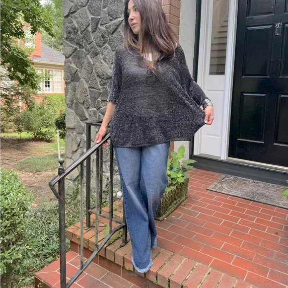31 MADE IN ITALY BEAUTIFUL LIGHT WEIGHT VISCOSE TOP