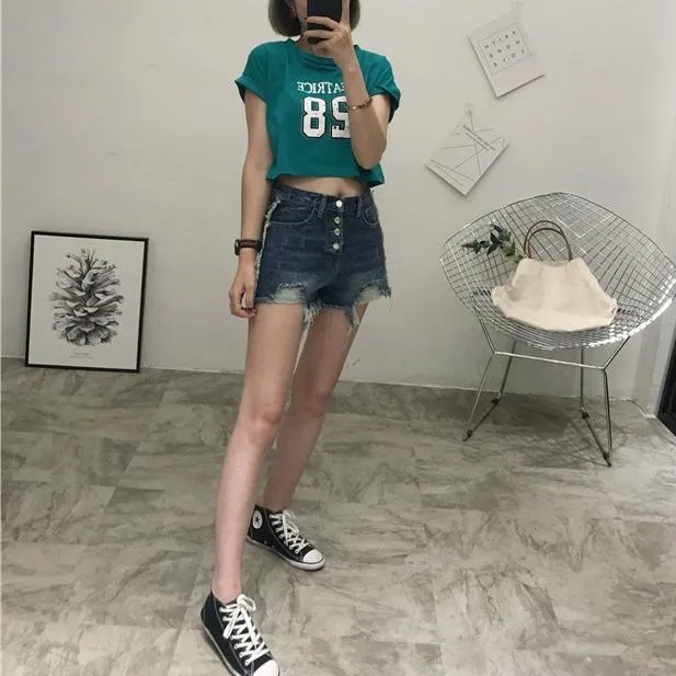 'BEATRICE 28' Crop T-Shirt