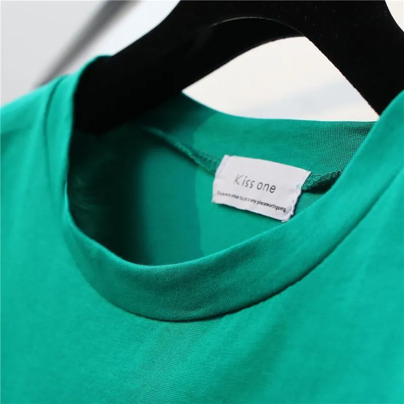 'BEATRICE 28' Crop T-Shirt