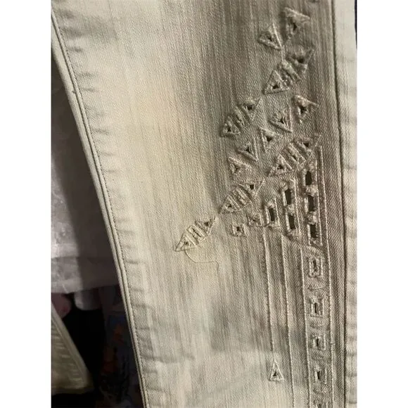 Blank NYC Women's Skinny Jeans Size 26 Beige Acid Wash Eyelet Accents