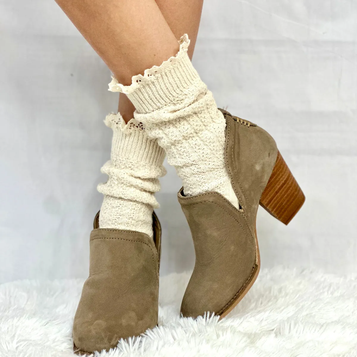 BOOTIE  lace slouch  socks -natural