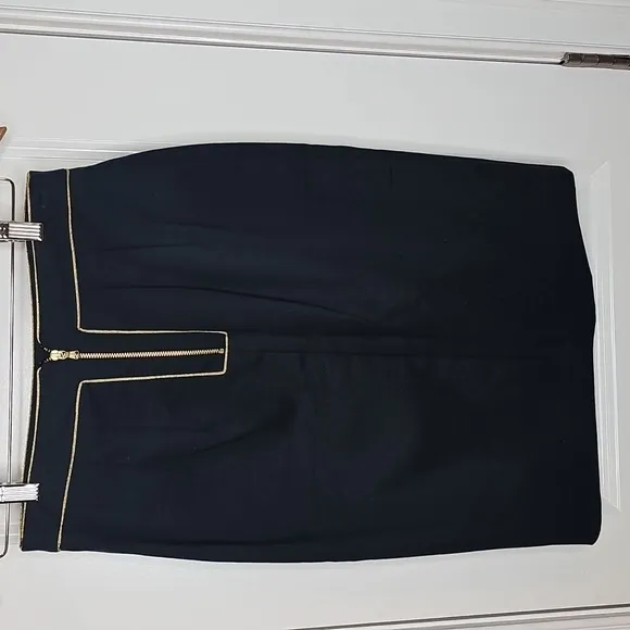 Club Monick Black With Gold Trim Pencil Skirt - Size 2