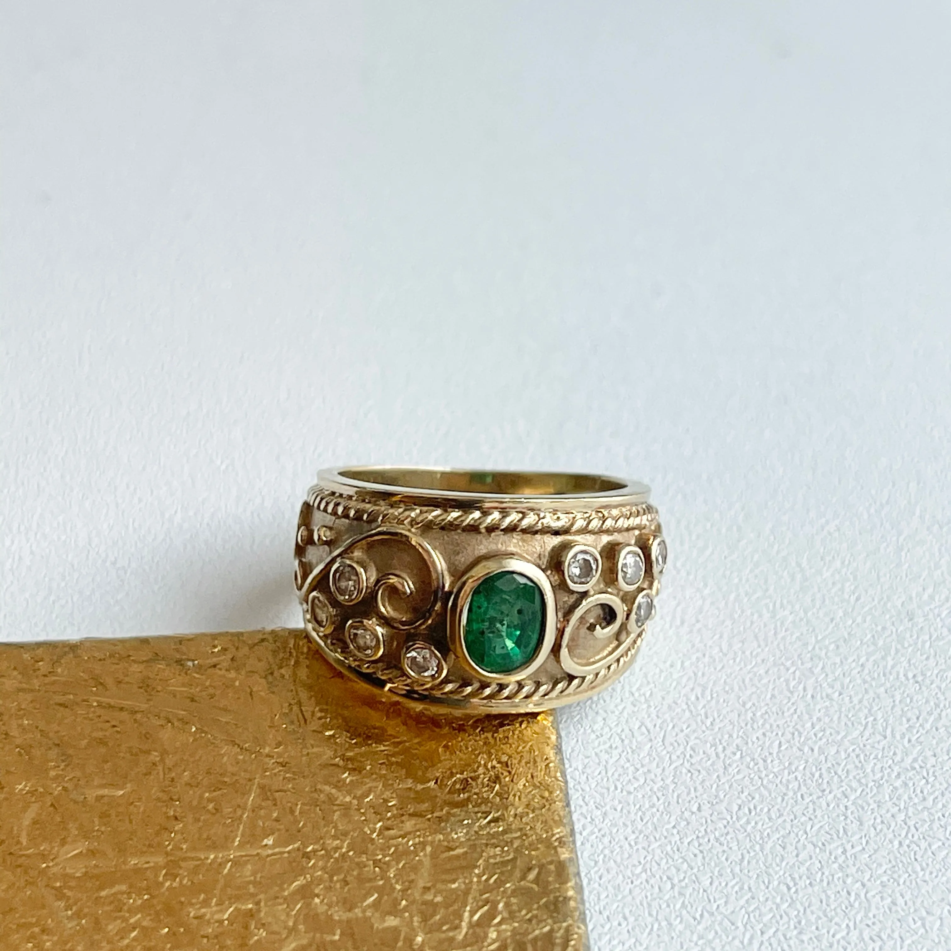 Estate 14KT Yellow Gold Byzantine Emerald   Diamond Cigar Band Ring
