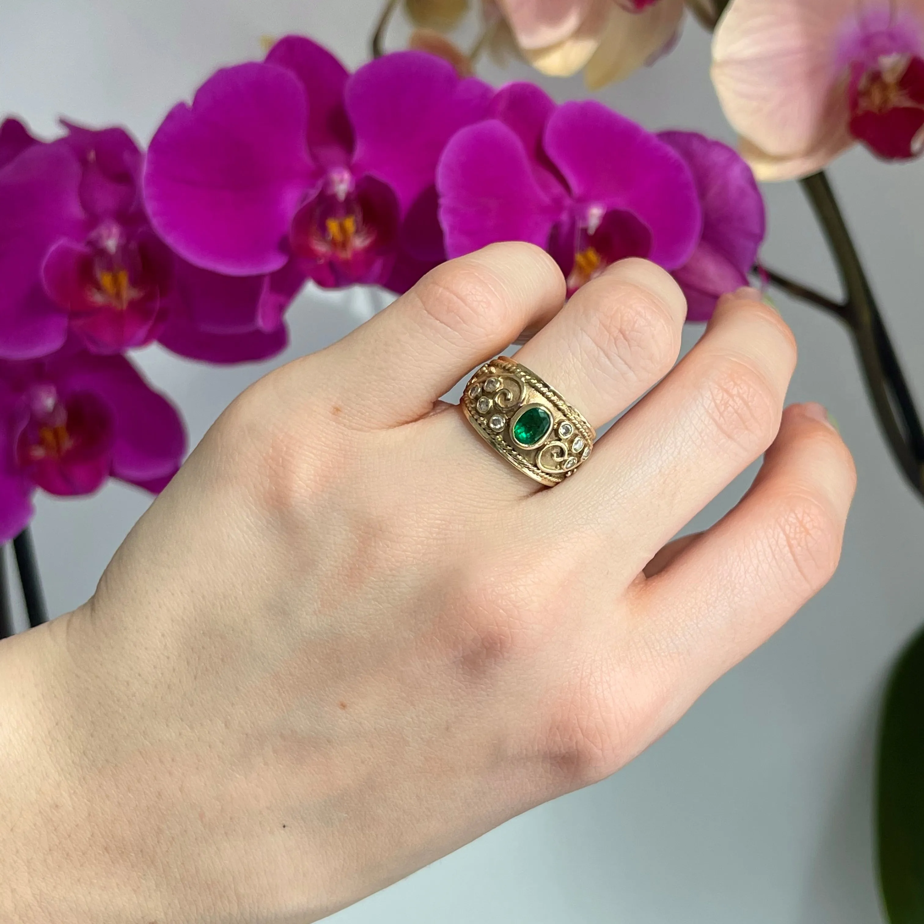 Estate 14KT Yellow Gold Byzantine Emerald   Diamond Cigar Band Ring