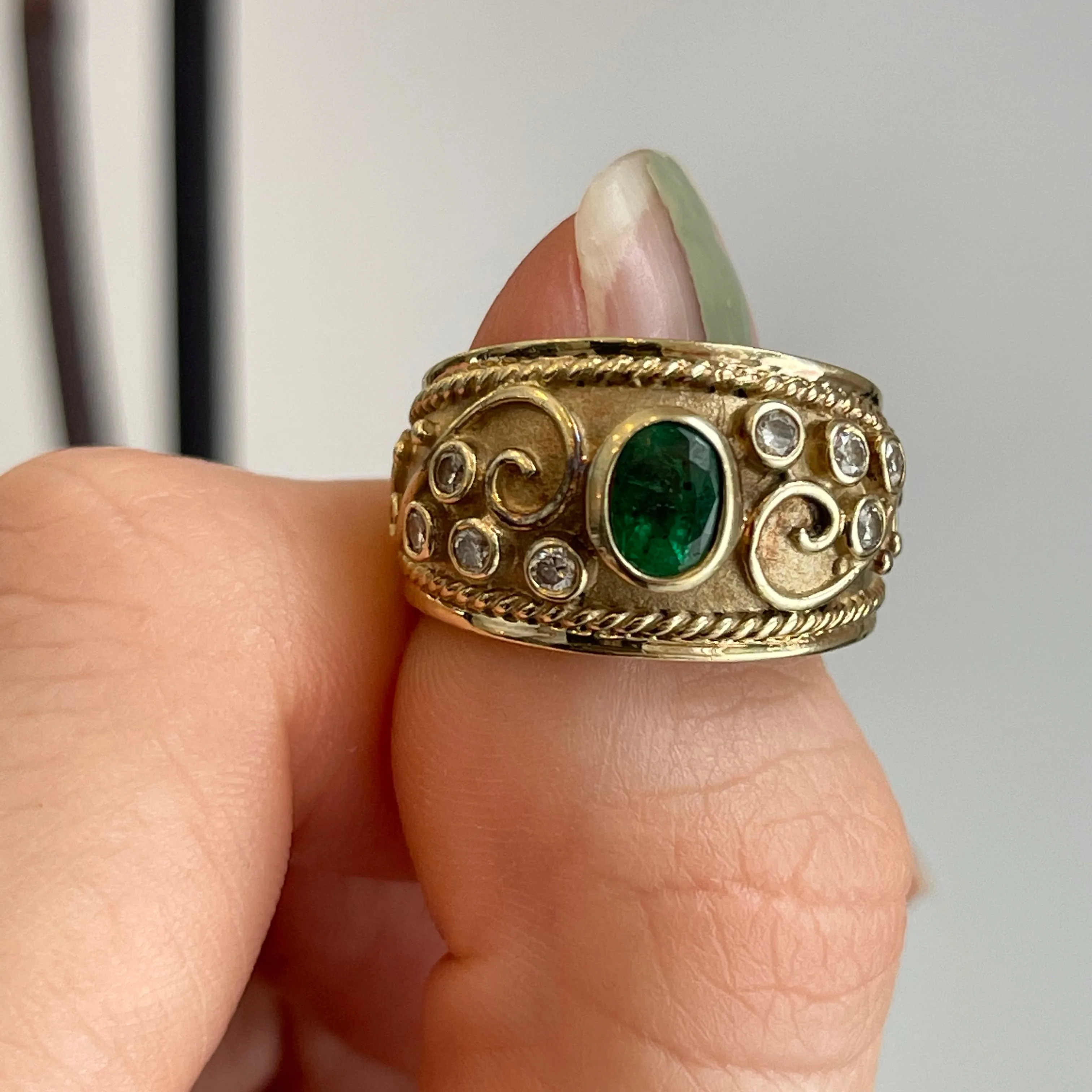 Estate 14KT Yellow Gold Byzantine Emerald   Diamond Cigar Band Ring