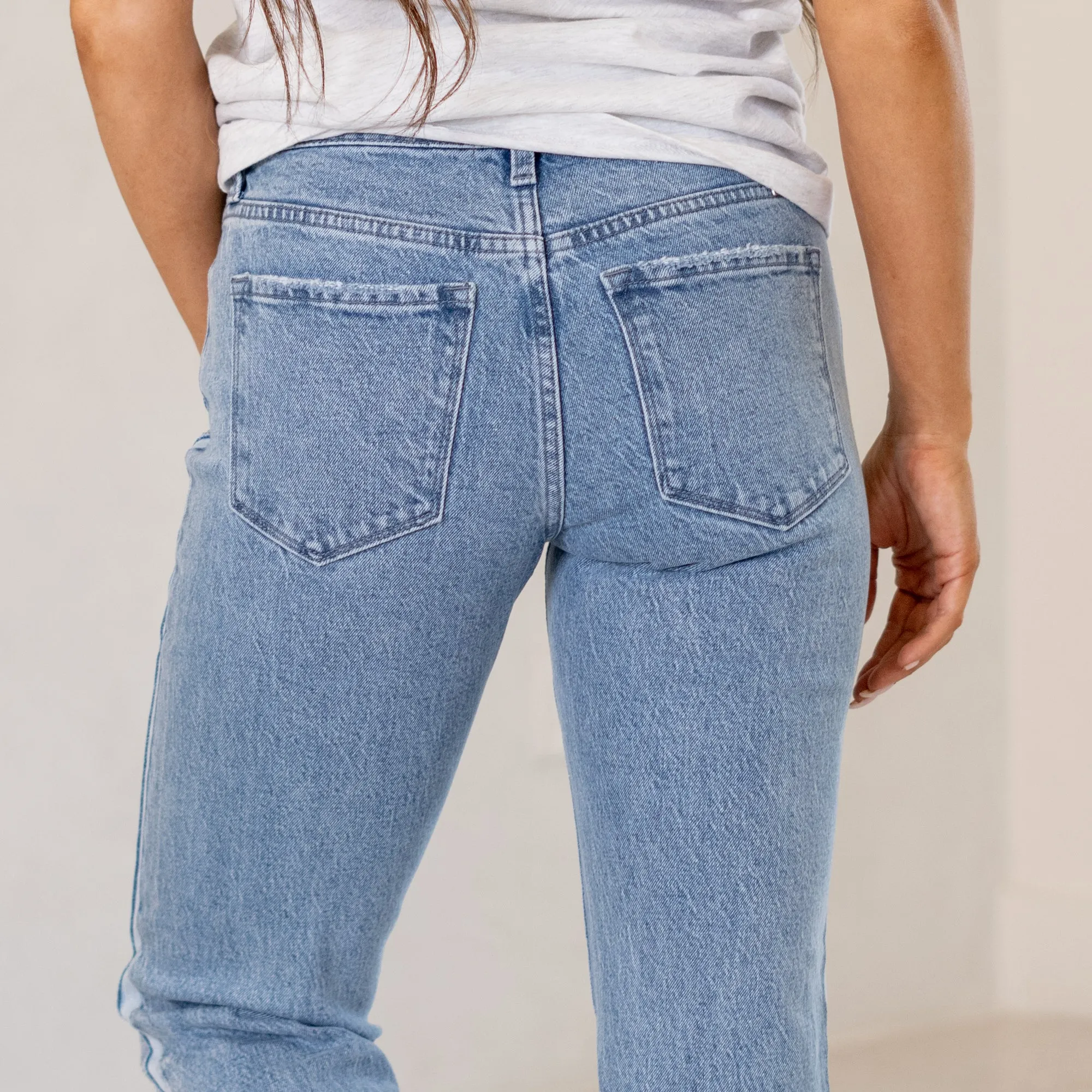 Evelyn Mid Rise Slim Straight Leg