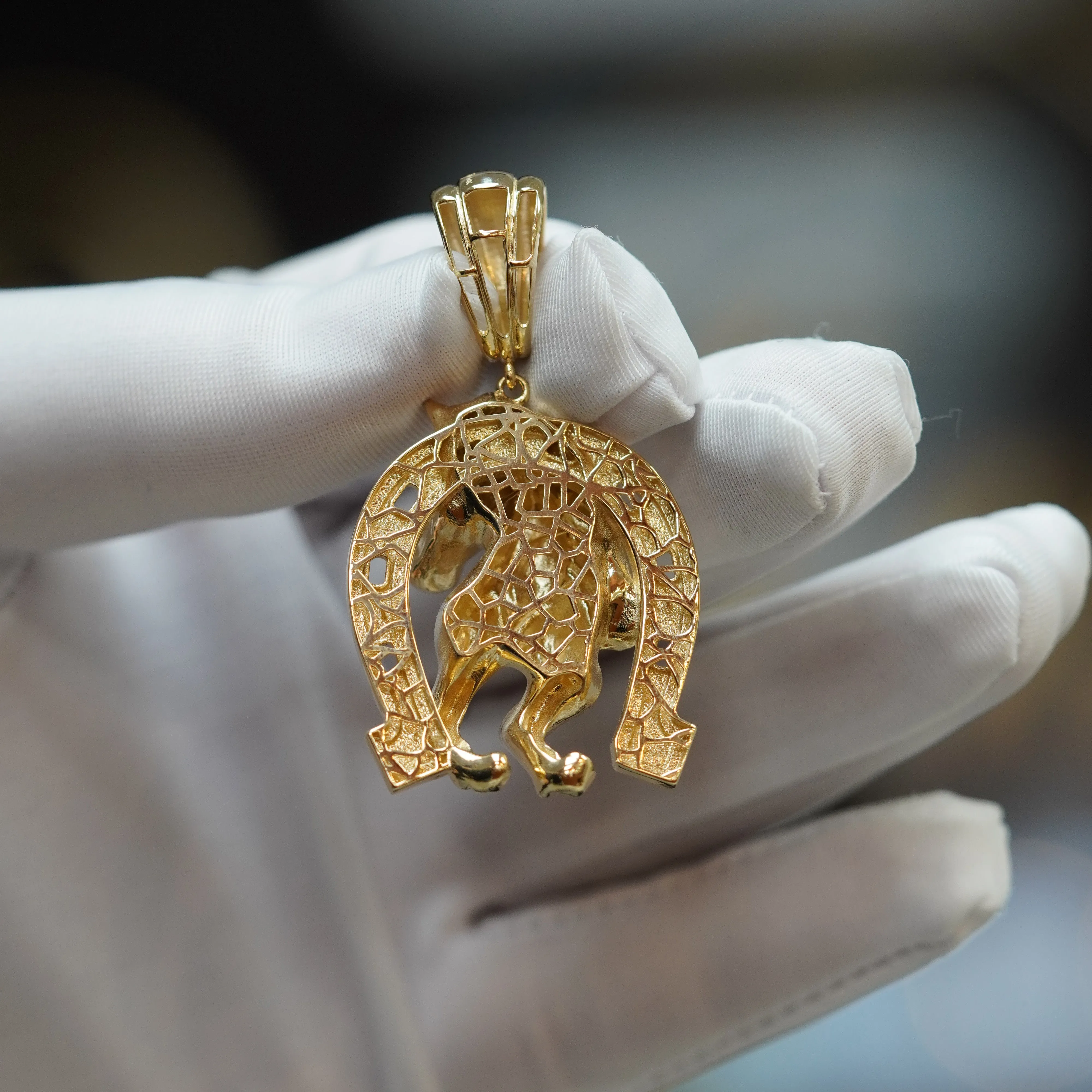 Horse shoe Pendant in 14Kt