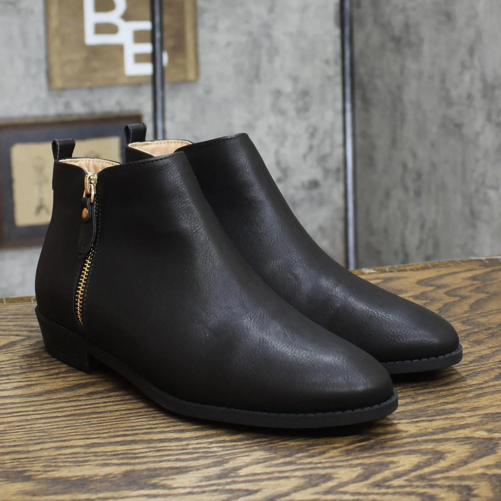 Journee Collection Womens Low Block Heel Ellis Bootie ELLIS-BOOTIE Black 7M