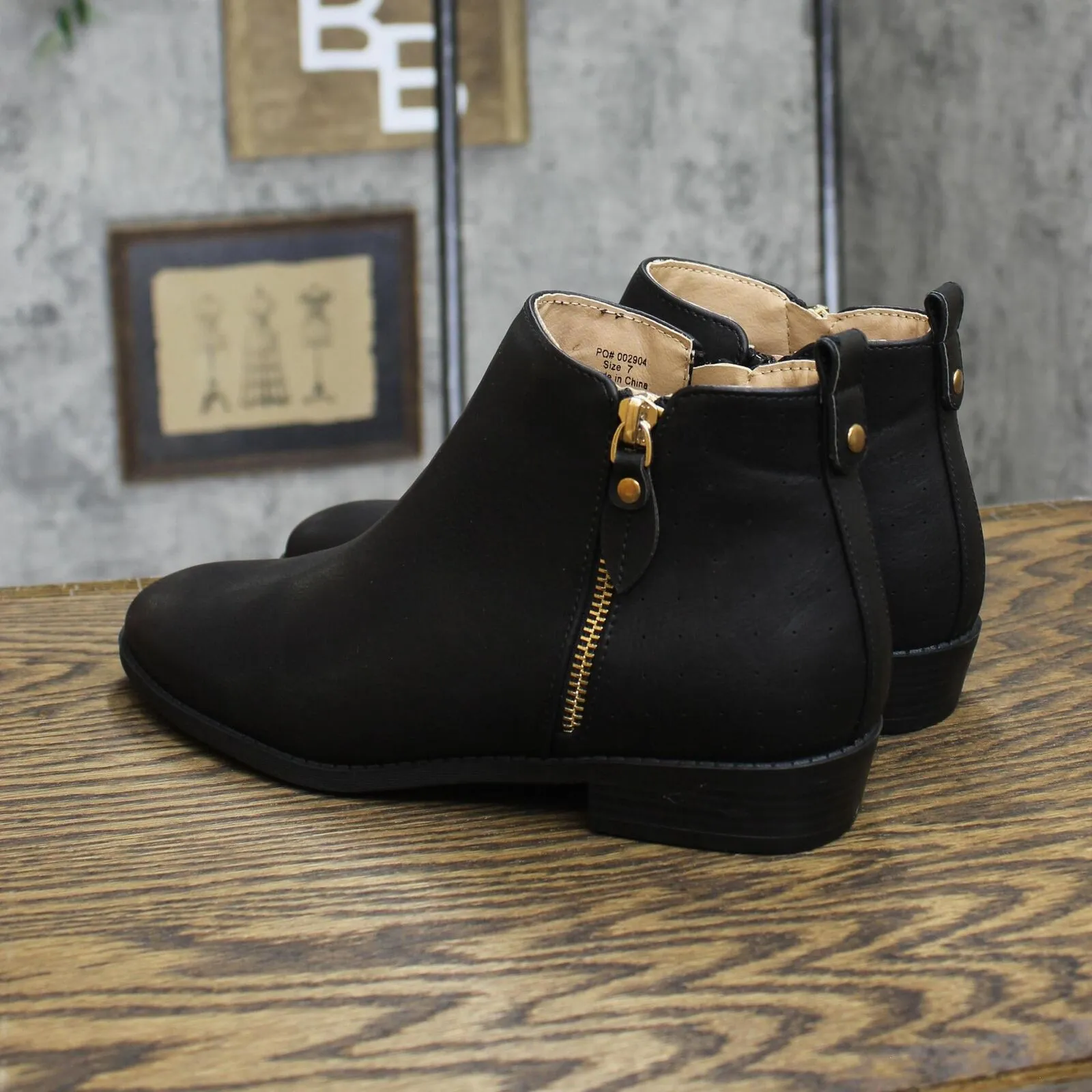 Journee Collection Womens Low Block Heel Ellis Bootie ELLIS-BOOTIE Black 7M