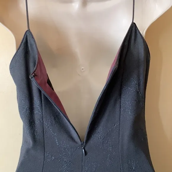 Nicole Miller elegant embroidered grey cocktail dress size 2