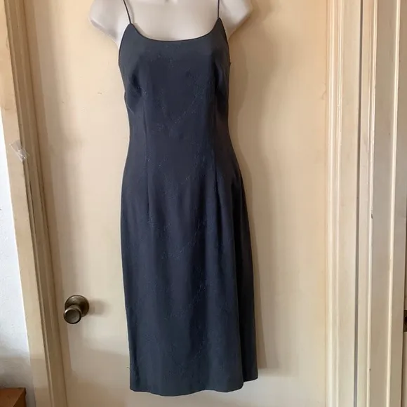 Nicole Miller elegant embroidered grey cocktail dress size 2