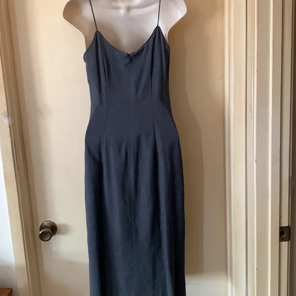 Nicole Miller elegant embroidered grey cocktail dress size 2