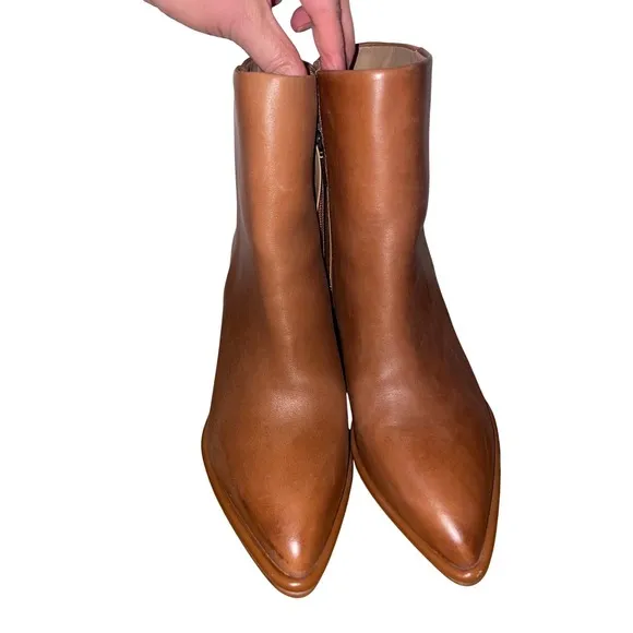 NWOT Blondo Emmalyn leather brown Waterproof Womens Bootie size 9