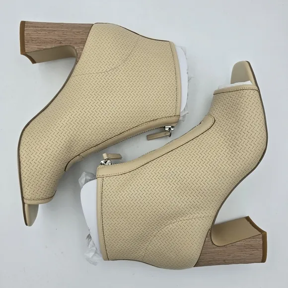 NWOT Sanctuary Ready Leather Peep Toe Zip Booties, Oatmilk (Light Tan), Sz. 9.5M