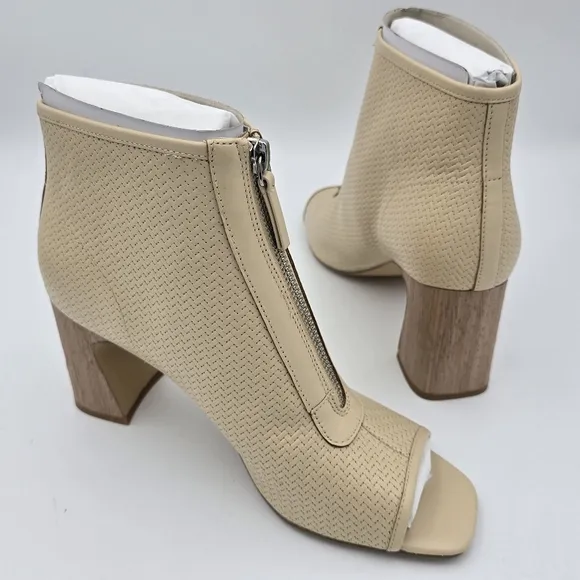NWOT Sanctuary Ready Leather Peep Toe Zip Booties, Oatmilk (Light Tan), Sz. 9.5M