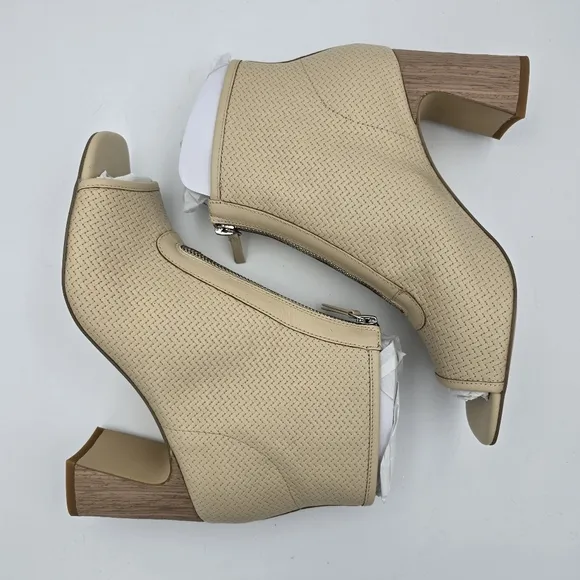 NWOT Sanctuary Ready Leather Peep Toe Zip Booties, Oatmilk (Light Tan), Sz. 9.5M