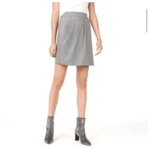 NWT Club Monaco Mini Skirt Draped pleats at front wrap design flattering size 12