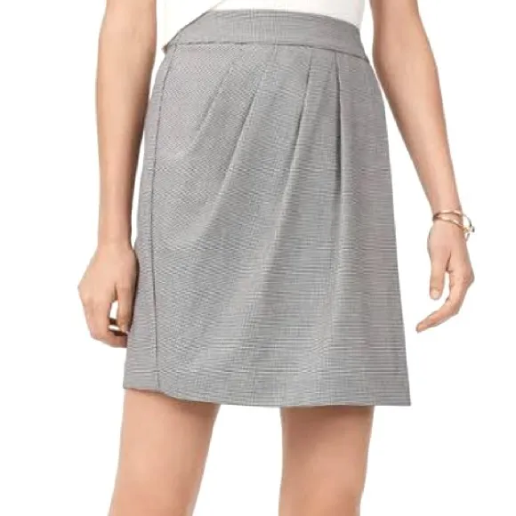 NWT Club Monaco Mini Skirt Draped pleats at front wrap design flattering size 12