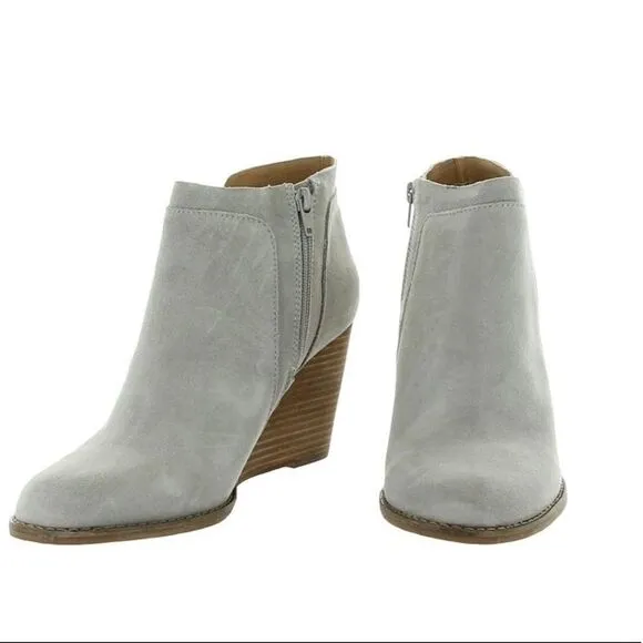 NWT Lucky Brand Yabba Stacked Wedge Ankle Bootie in Gray 11