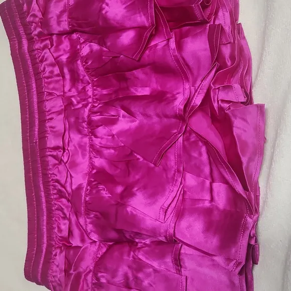 NWT Shug! Hot Pink Ruffled skort, size Medium