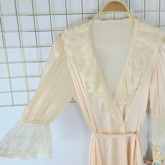 NWT Vanity Fair Satin Nylon Soft Peach Pink Lace Trim Long Vintage Robe