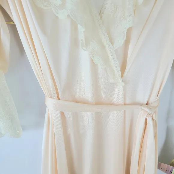 NWT Vanity Fair Satin Nylon Soft Peach Pink Lace Trim Long Vintage Robe