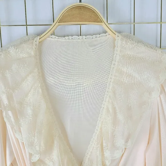 NWT Vanity Fair Satin Nylon Soft Peach Pink Lace Trim Long Vintage Robe
