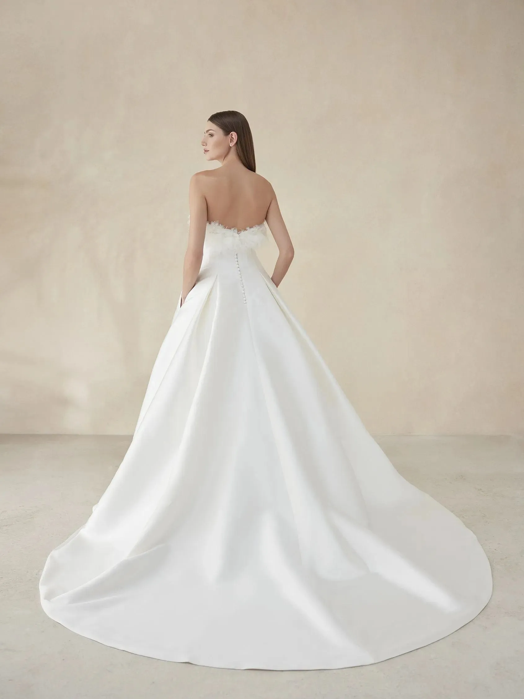 Pronovias: Pacific