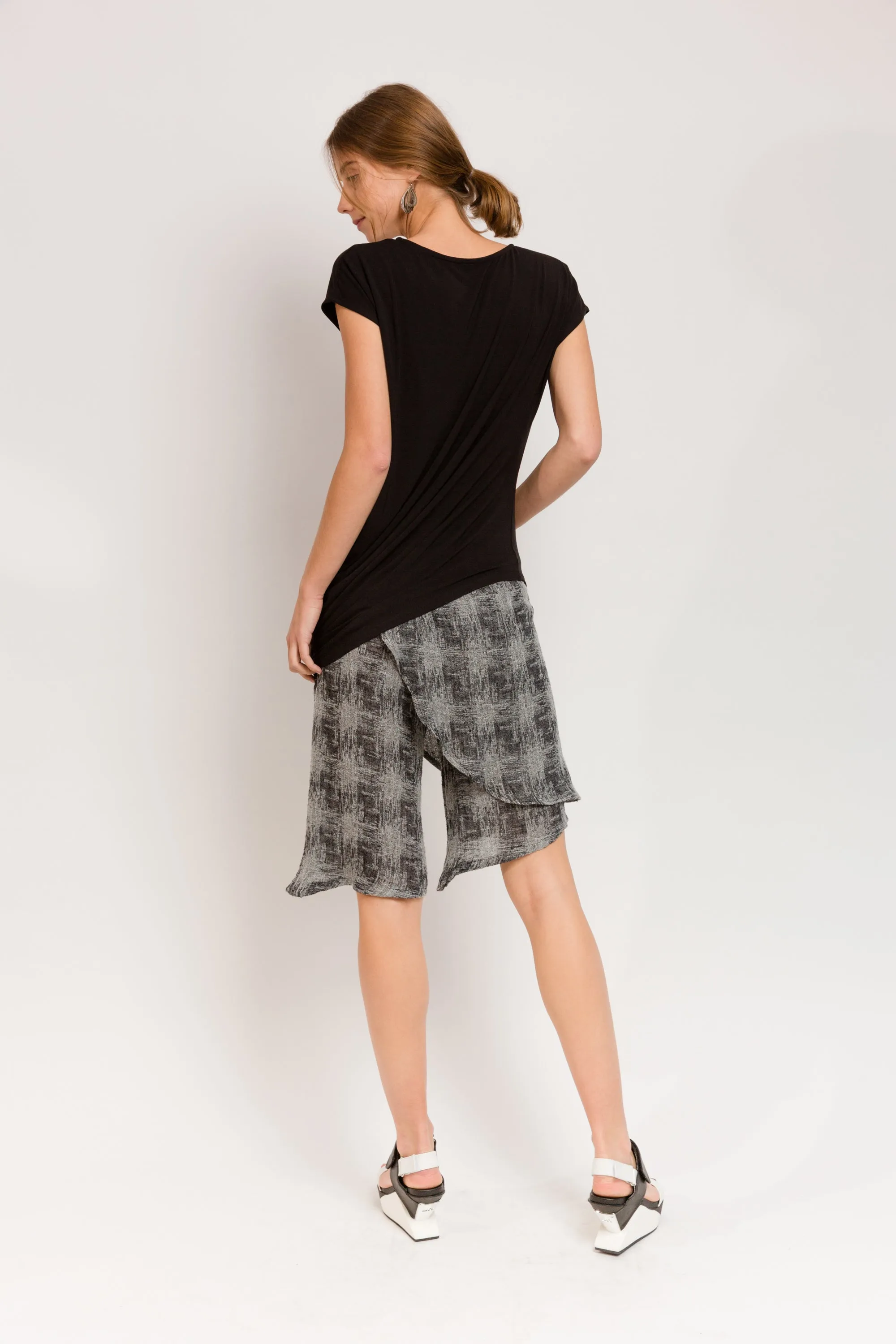 SALE Curve Top in Black Bamboo