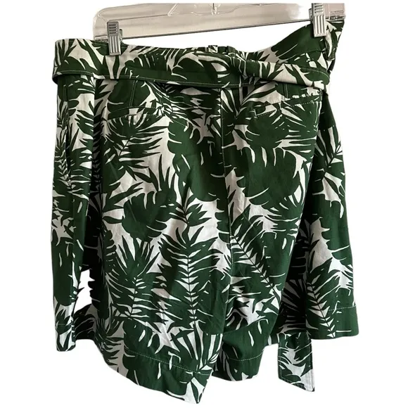 Talbots Palm Leaf Tie Waist Shorts Size 12 Casual Beach Vacation Floral Cotton