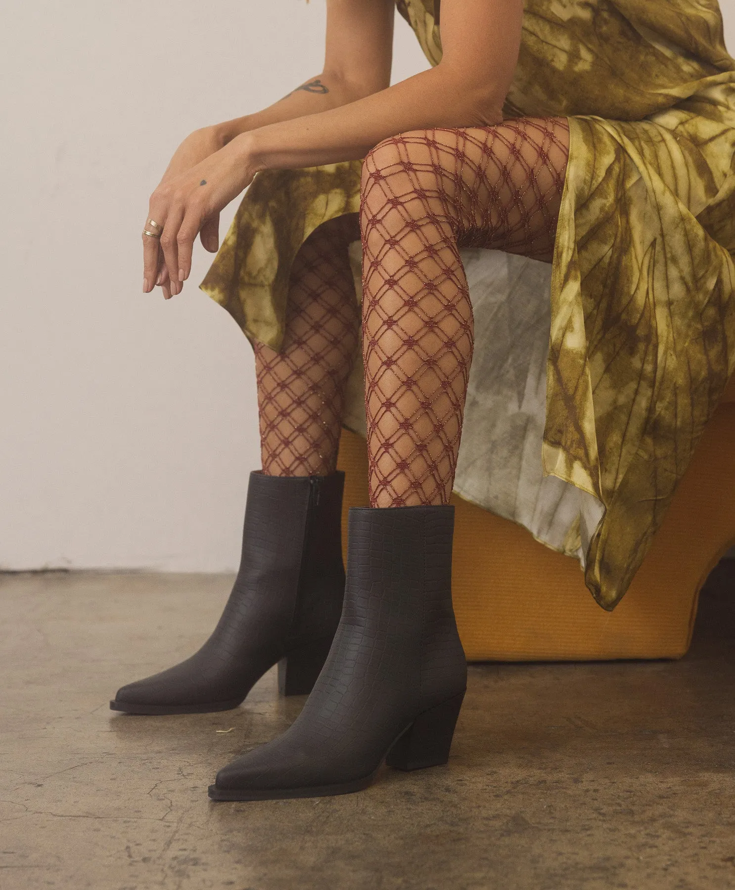 The Miley | Black Alligator print pointed toe bootie