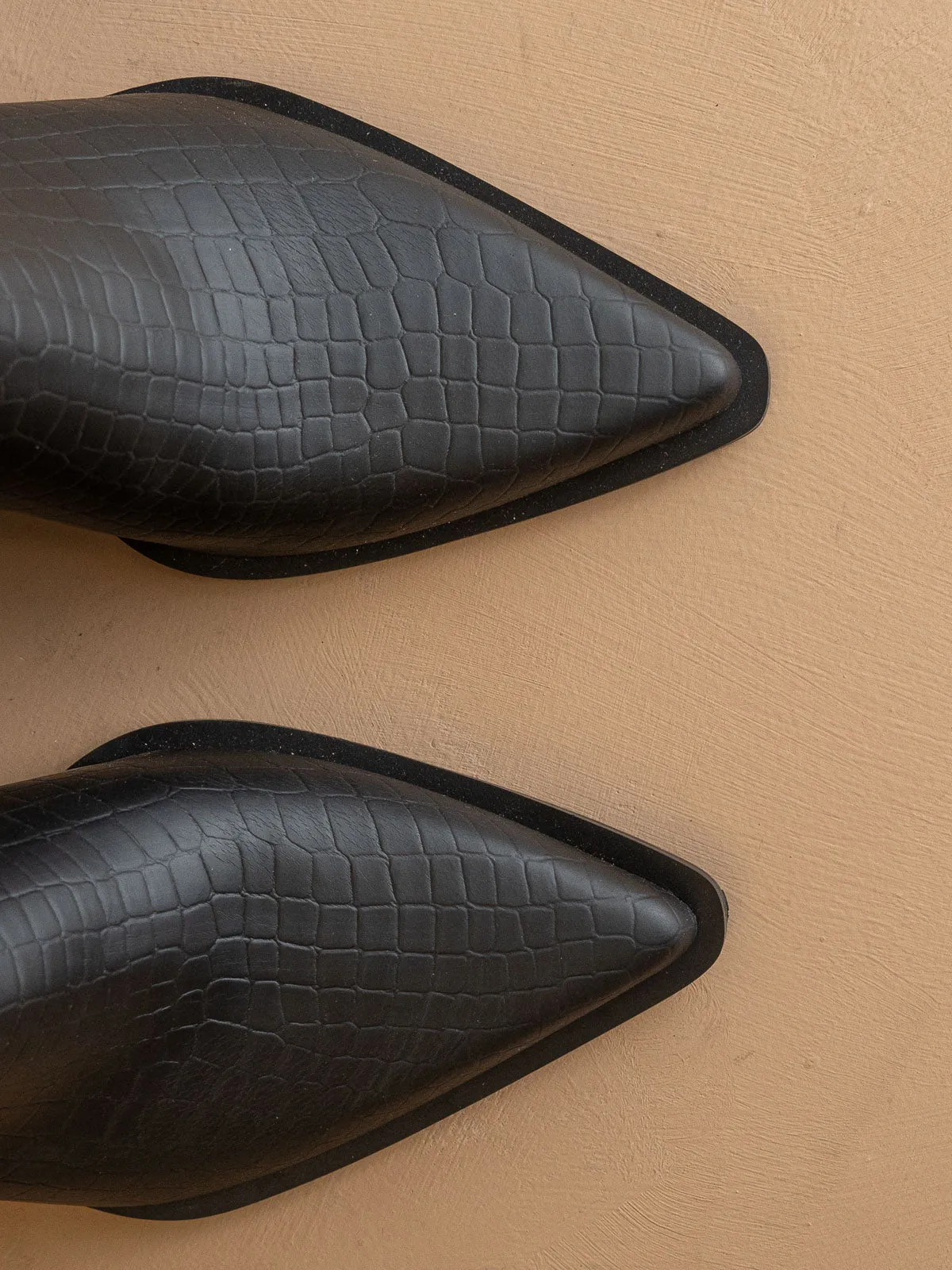 The Miley | Black Alligator print pointed toe bootie