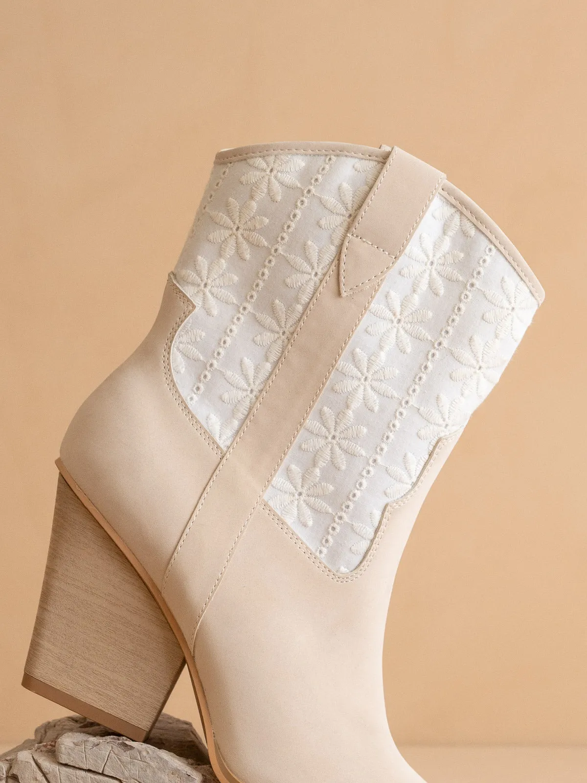 The Sutton | Beige Floral Embroidered Cowboy Boot