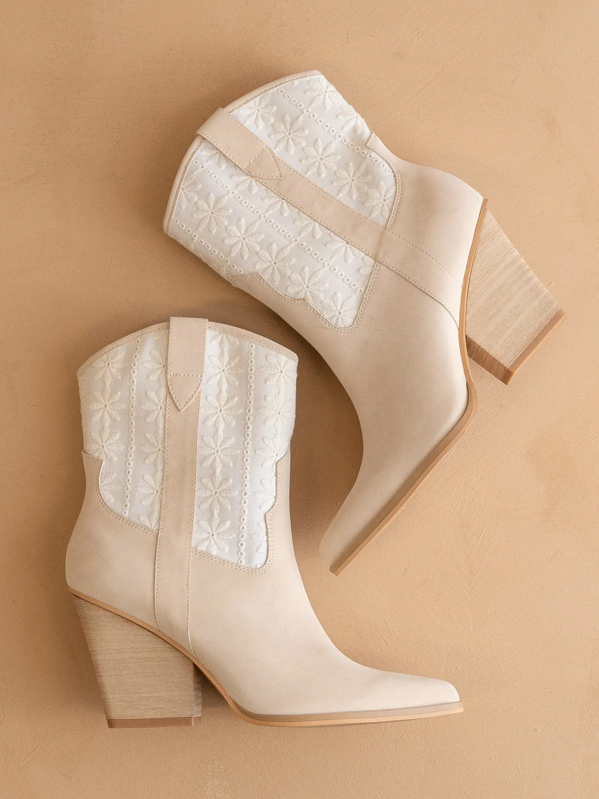 The Sutton | Beige Floral Embroidered Cowboy Boot