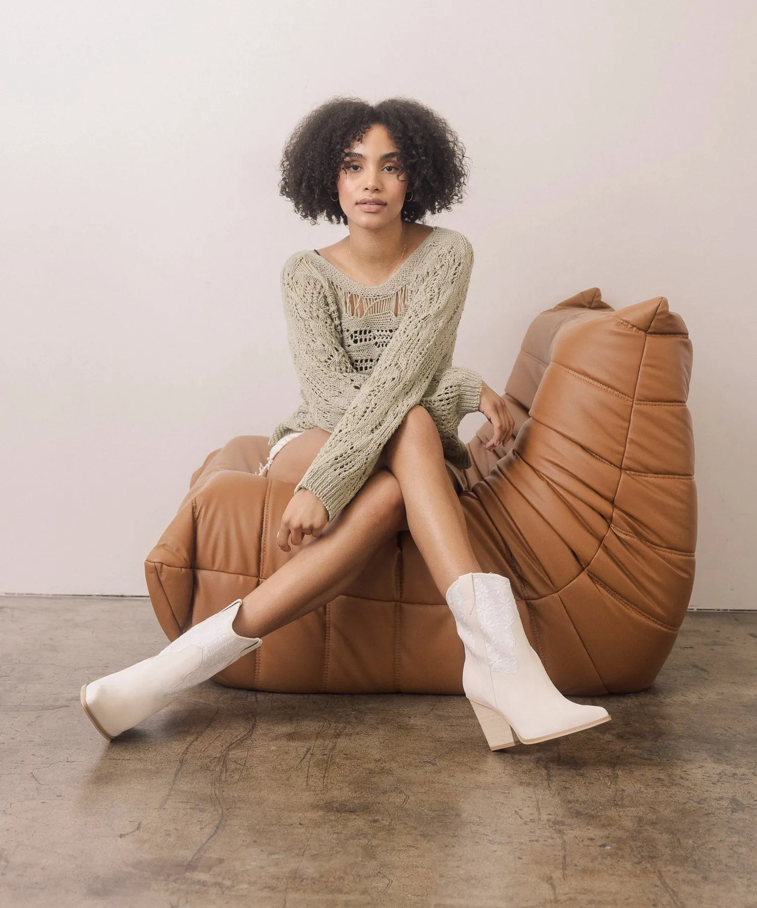 The Sutton | Beige Floral Embroidered Cowboy Boot