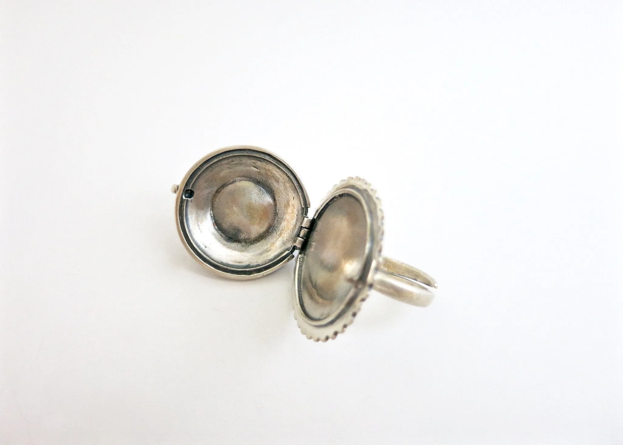 Tribal-chic, flat top dome, sterling silver amulet ring
