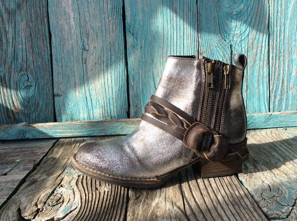 Yokel Side Zip Bootie w/ Harness